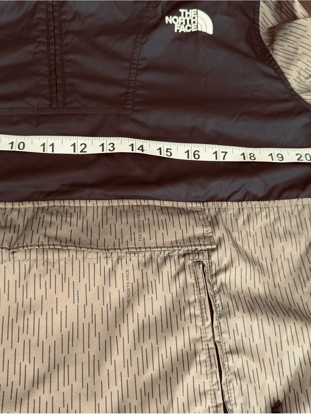 The North Face Women’s WINDWALL Windbreaker Jacket - Black & Olive Size Lrg NWOT